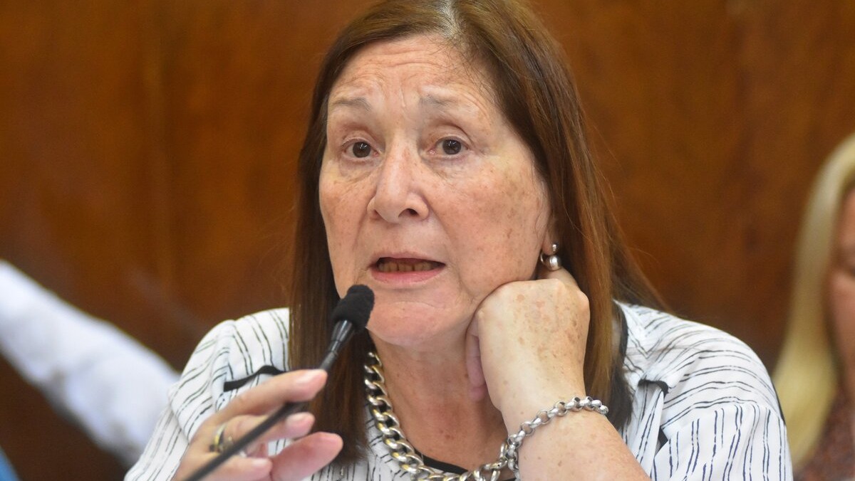 GSindical's tweet card. La seccional Mar del Plata de la UTHGRA, alineada con Luis Barrionuevo, fue a la Justicia contra la ex secretaria general Mercedes Morro.