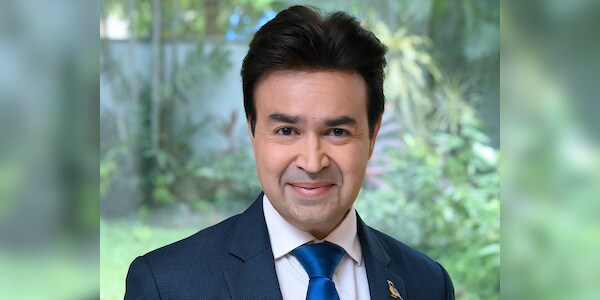 bsindia's tweet card. NSDL CEO Vijay Chandok: The IPO is crucial for NSDL primarily to meet regulatory shareholding requirements. Meeting these regulatory expectations is of utmost importance to us, says NSDL MD & CEO