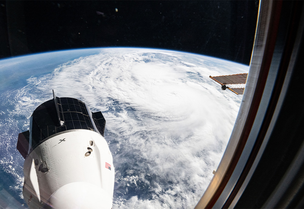 USFNews's tweet card. It wasn’t long ago that people relied on news broadcasts for hurricane updates. Today, they can easily swipe through social media platforms for the latest information. A USF expert and local influe...