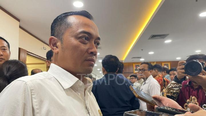 tempo_english's tweet card. State Secretary Minister Prasetyo Hadi stated that the conflict between Thailand and Cambodia could have an impact on Indonesia if the escalation of the conflict increases.