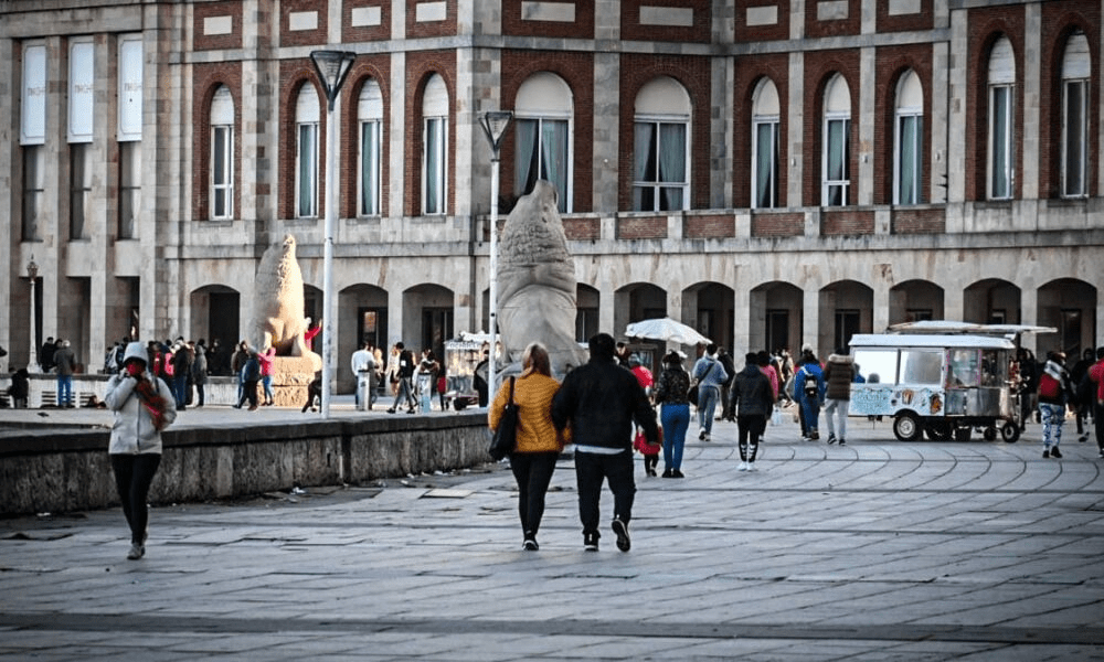 DeudaPrometida's tweet card. En plena temporada de invierno, la ocupación no supera el 50% y la crisis del turismo interno amenaza a todo el sector.
