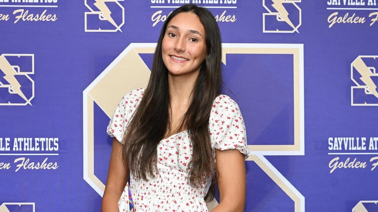 MattLinds19's tweet card. The award, annually given to a LI high school student who excels in the classroom and athletics and displays leadership in the community, is named in memory of Henry, a former Newsday sports reporter...