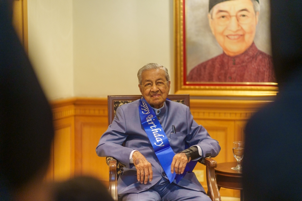 CollinSLKoh's tweet card. KUALA LUMPUR, July 11 — Former prime minister Tun Dr Mahathir Mohamad has described China as a neighbour for “almost 2,000 years,” arguing that Southeast Asian nations should...