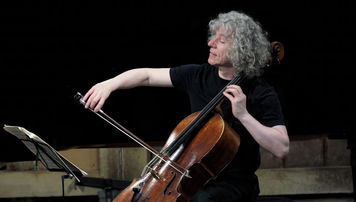 ccilbdc's tweet card. Le violoncelliste britannique Steven Isserlis est admiré pour sa profonde musicalité et sa maîtrise technique. Soliste, chambriste et pédagogue de renommée internationale, il est aussi auteur de...