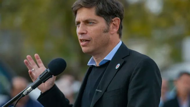 luckfor's tweet card. LOS POLICIAS BONAERENSES FUERON DESPLAZADOS POR CONFABULAR A FAVOR DE UN CANDIDATO DE LA LIBERTAD AVANZA