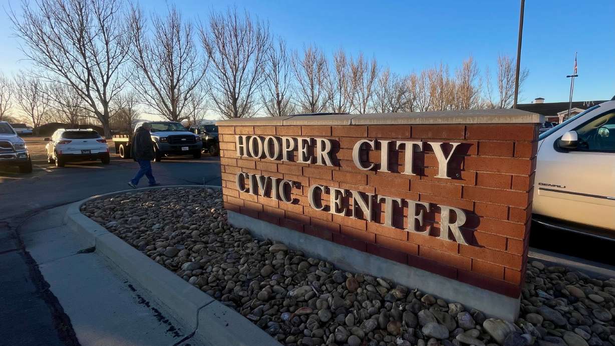 timvandenack's tweet card. Hooper's mayor refutes critics' charges as city leaders say they hope to move beyond the discord that has characterized their relationship.