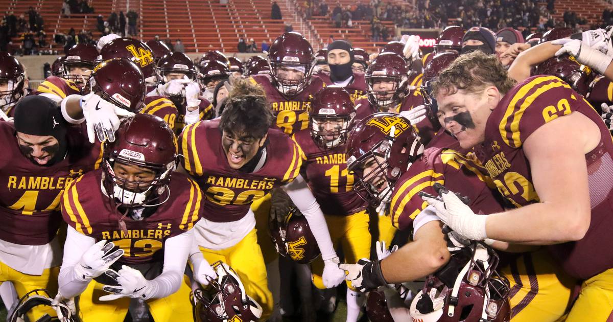 KCNpreps's tweet card. The Illinois High School Association released its state-wide 2025 football schedule on Friday. Filling nine-game schedules proved challenging for some of the state's elite programs.