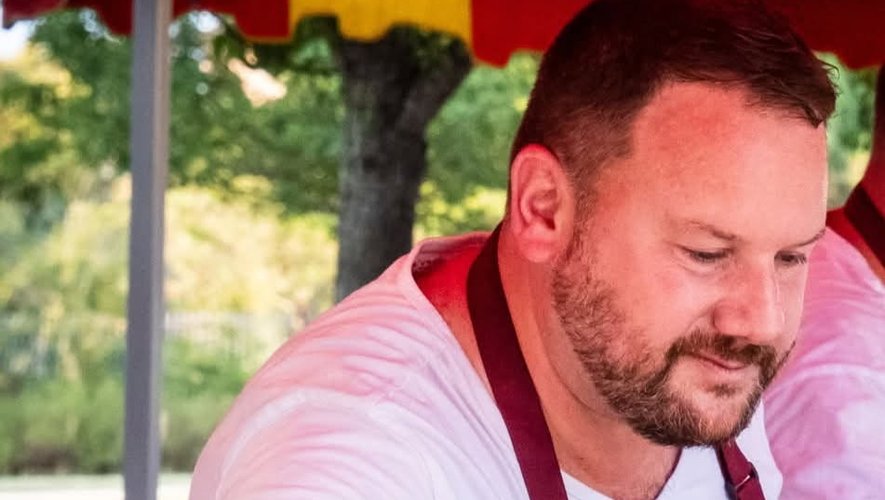 ChristopheBex's tweet card. Après une célébration solennelle du 14-Juillet, la fête a tourné au drame à Frouzins, au sud-ouest de Toulouse. Le traiteur, assurant le banquet républicain organisé par la municipalité est décédé...