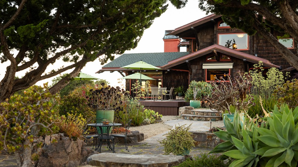 RobbReport's tweet card. A couple of National Geographic contributors are selling their nature-filled ranch in Santa Cruz, California, for $4.3 million.