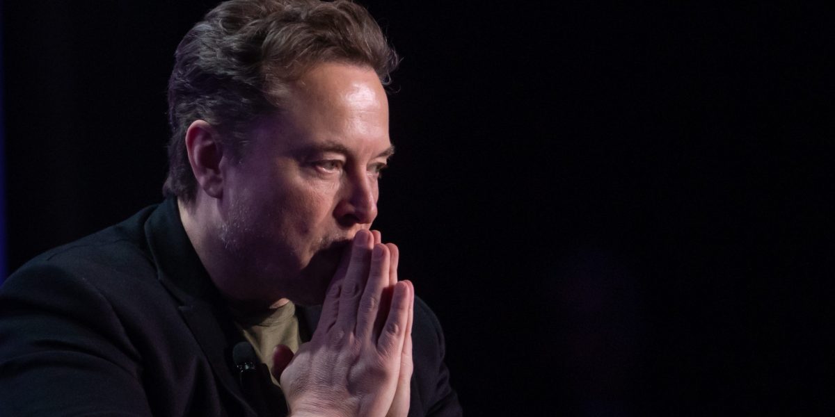 chrisbensen's tweet card. Musk blasted advertising as 'manipulating public opinion', but when it comes to his compensation package, he's not taking any risks.