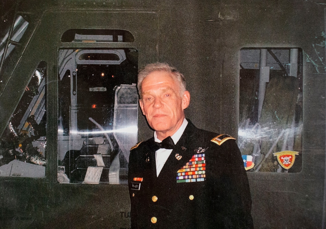 threejacker's tweet card. Travers, a medevac pilot, rescued more than 2,000 wounded soldiers. He died last month.