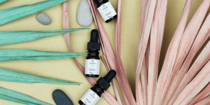 shanacbd's tweet card. ACEITE CBD. ✅ Ansiedad, estrés. problemas para dormir y dolores de huesos y musculares. Calma desde 4 gotas al día. ¡DESCÚBRELO!