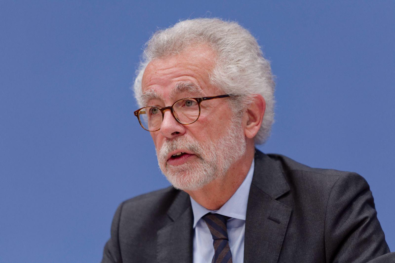 freilichmagazin's tweet card. Ein deutscher Politologe behauptet, Migration sei vor allem ein „Angstsyndrom“. Er sieht die Ängste der Bürger dabei nicht als Reaktion auf reale Probleme, sondern als Steilvorlage für rechte...