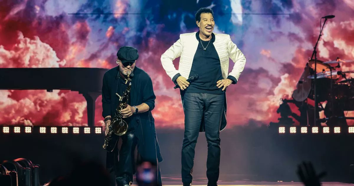 CJJournalist's tweet card. Lionel Richie played his first of two nights at Manchester's Co-op Live Arena on Thursday evening as part of his Say Hello to The Hits 2025 tour