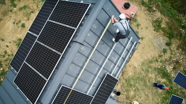 rff's tweet card. Madeline Yozwiak discusses how rooftop solar technology could help alleviate rising energy costs for households in the United States.