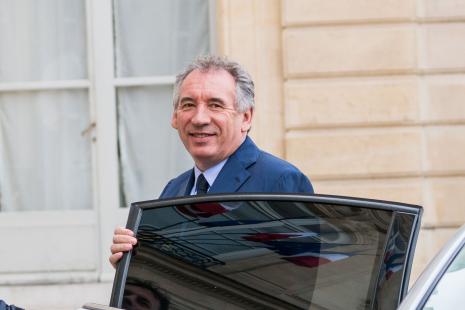 leQPH_fr's tweet card. L’échec de la concertation engagée entre les syndicats et le gouvernement sur la baisse du plafond de remise sur les génériques est proche d’être actée. Le « plan pharmacie » proposé par la Fédérat...