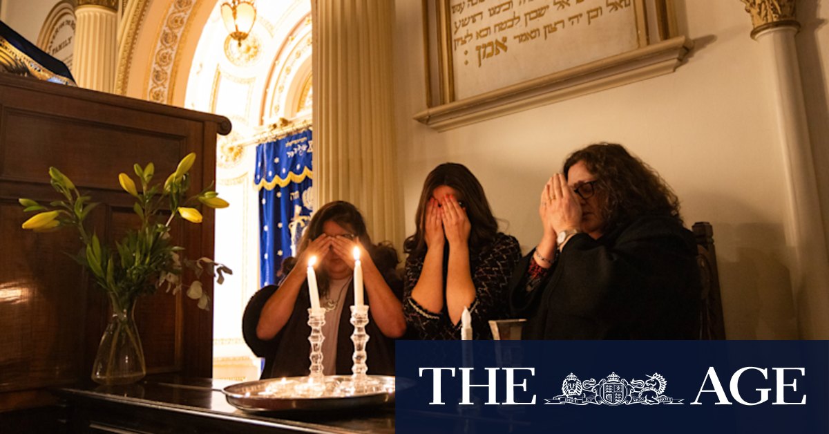 SParnis's tweet card. Still reeling from an alleged arson attack barely a week ago, East Melbourne Synagogue threw open its doors to all faiths and all-comers in a Friday night ritual to heal.
