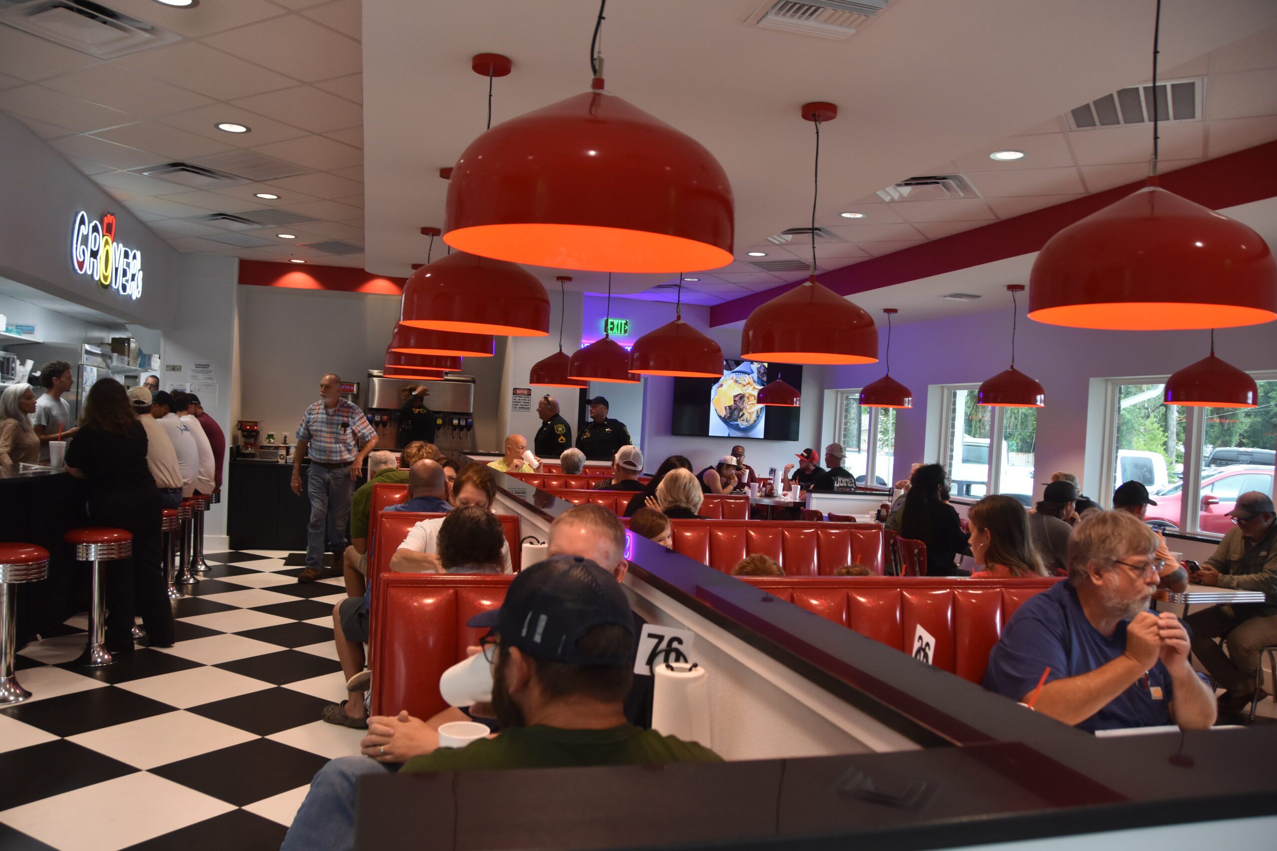 srpressgazette's tweet card. Grover’s 2.0, the second location of popular local restaurant Grover’s Fingers and Wings on Davis Highway in Pensacola, held its grand opening on July 24 af ...