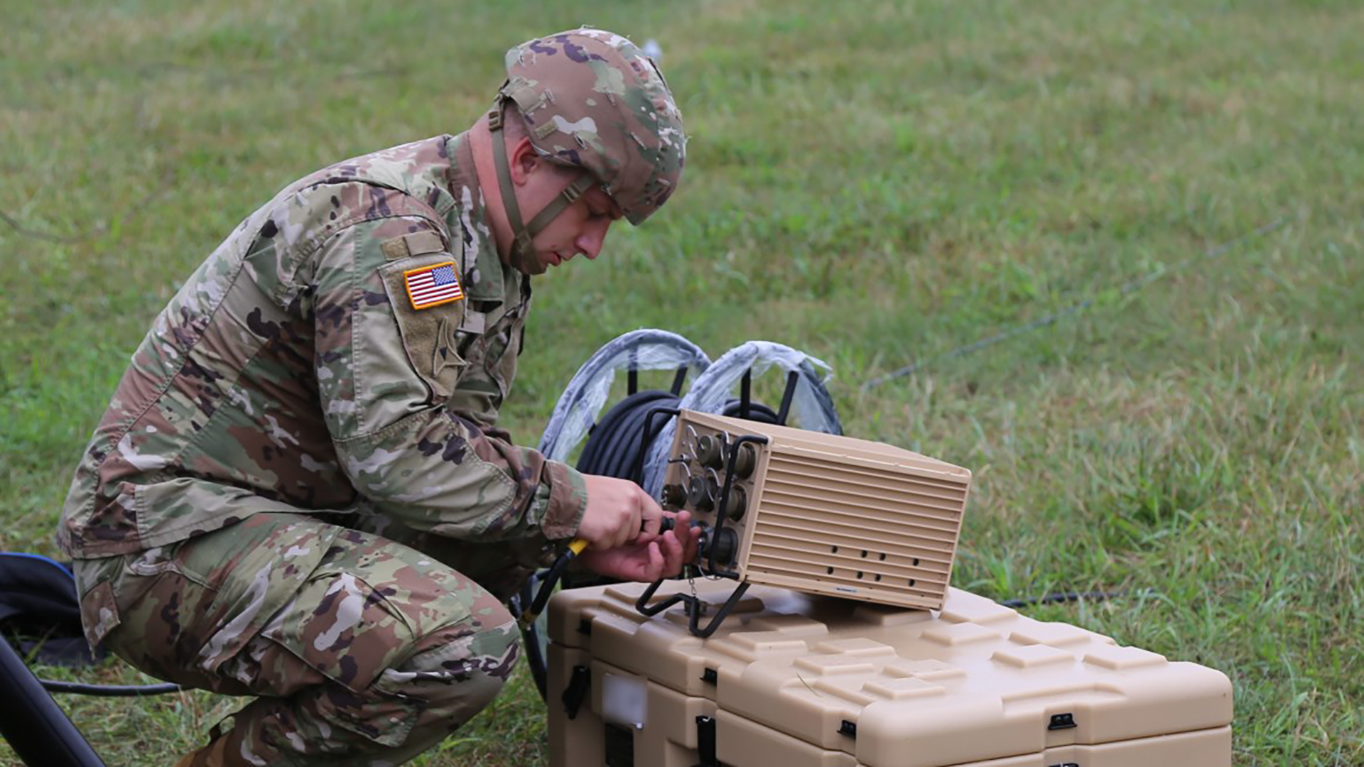 LDUSArmyJournal's tweet card. The 392nd Expeditionary Signal Battalion-Enhanced (ESB-E) has been equipped with agile, scalable communications kits that boost battlefield mobility, network connectivity, and rapid deployment. This...