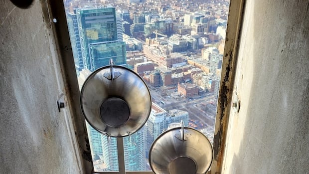 ChemEng_UofT's tweet card. Researchers say air pollution in Toronto is a complex problem that goes way beyond car exhaust fumes. A new study could make it clear what we’re breathing in - and where it's coming from.