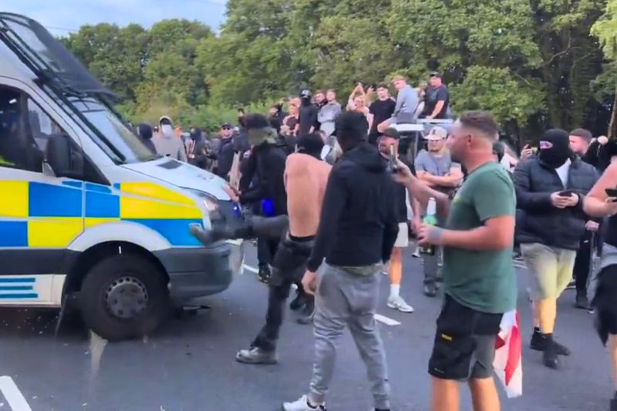 revcommunists's tweet card. Almost one year after last summer’s far-right riots, protestors have targeted hotels housing asylum seekers, egged on by Reform. With anger and polarisation set to increase, the left needs a clear...