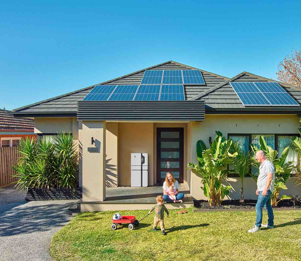 DaveToke's tweet card. Home battery installations pass major new milestone, with more residential energy storage systems registered in one day than rooftop solar systems for first time.