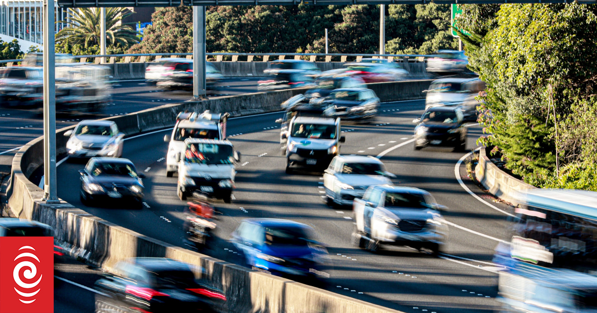CheckpointRNZ's tweet card. The Government's independent climate advisers said there are good reasons for New Zealand to increase its 2050 climate target. The Climate Change Commission said New Zealand's current effort doesn't...