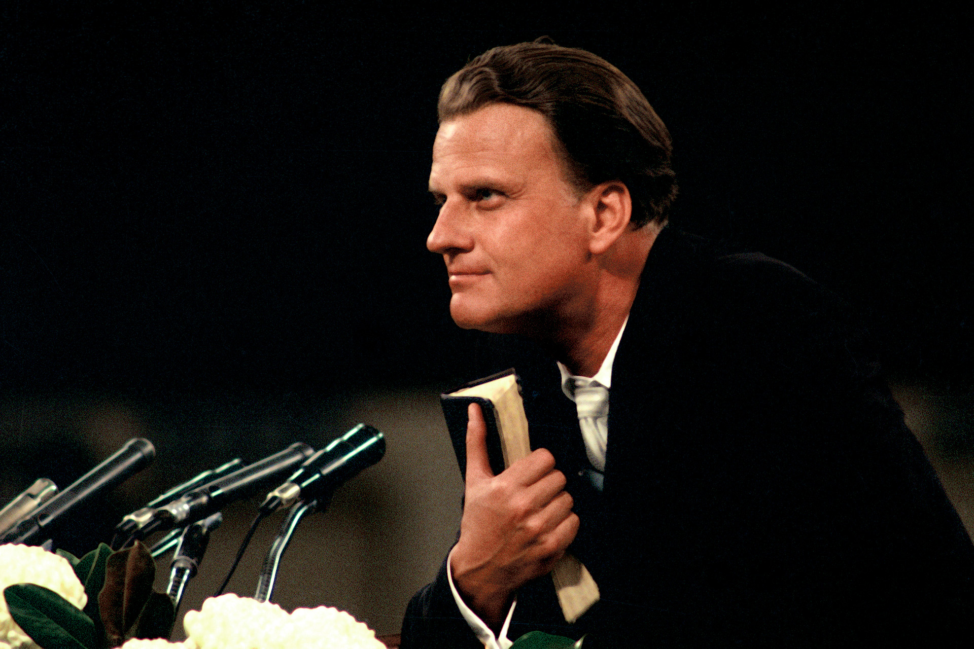 WillGraham_4's tweet card. Billy Graham knew the only way to get to heaven is through faith in Jesus Christ. Learn more in this short message.
