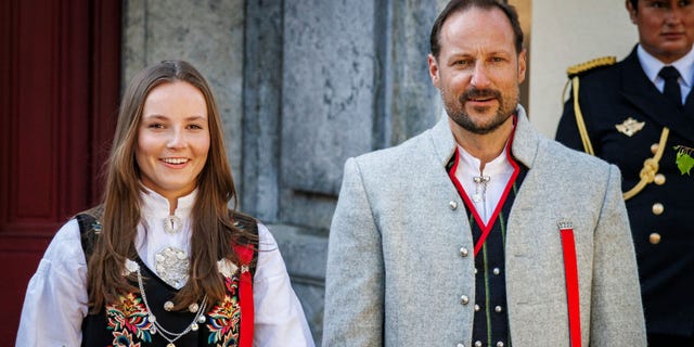 TandCmag's tweet card. The daughter of Crown Prince Haakon is starting school at the University of Sydney.