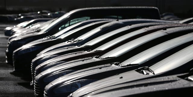 Simon_Mongey's tweet card. We compiled a list to show where every car sold in the United States is built to demonstrate the wide-reaching impact of President Trump's 25 percent tariff on imported cars.