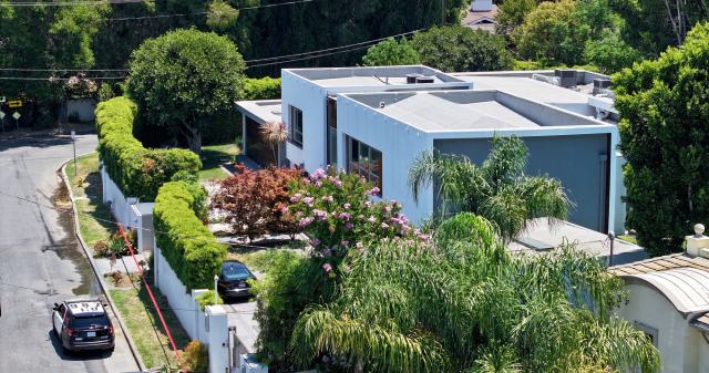 RedlandsNews's tweet card. Security experts weigh in following a series of break-ins in Encino, and the shooting death of a local couple with their own gun.