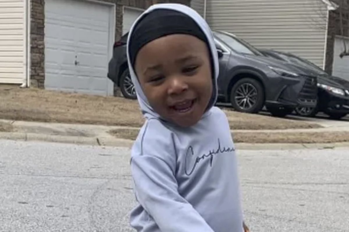 EndFamilyFire's tweet card. A 3-year-old boy died after accidentally shooting himself with a firearm in East Point, Ga., on Wednesday, July 2. The boy fatally injured himself with an unattended firearm that was in the home,...