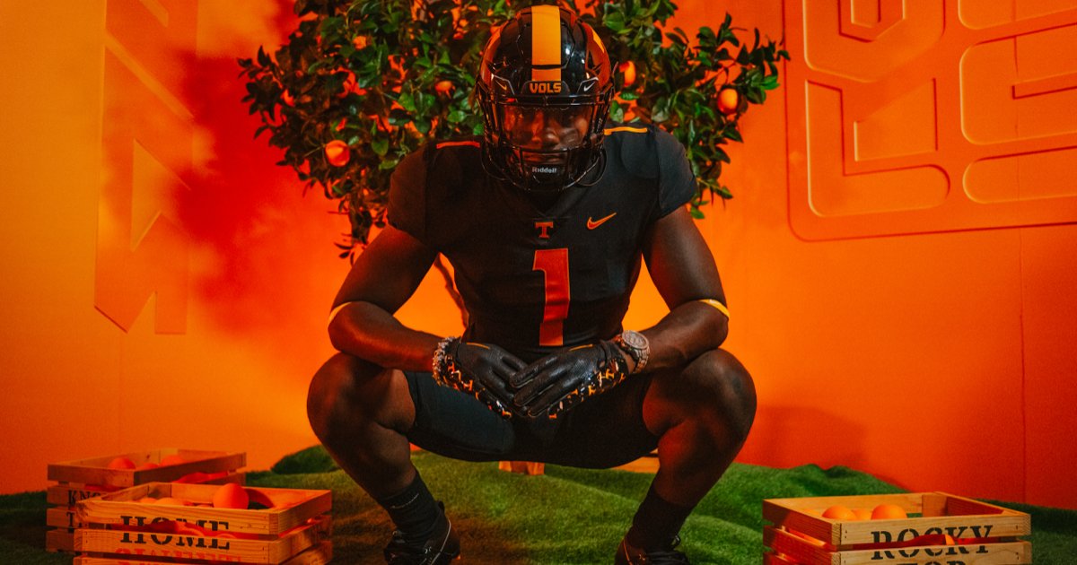 matt_ray_'s tweet card. 2026 three-star McEachern defensive lineman Darryl Rivers details his commitment to the Tennessee Volunteers