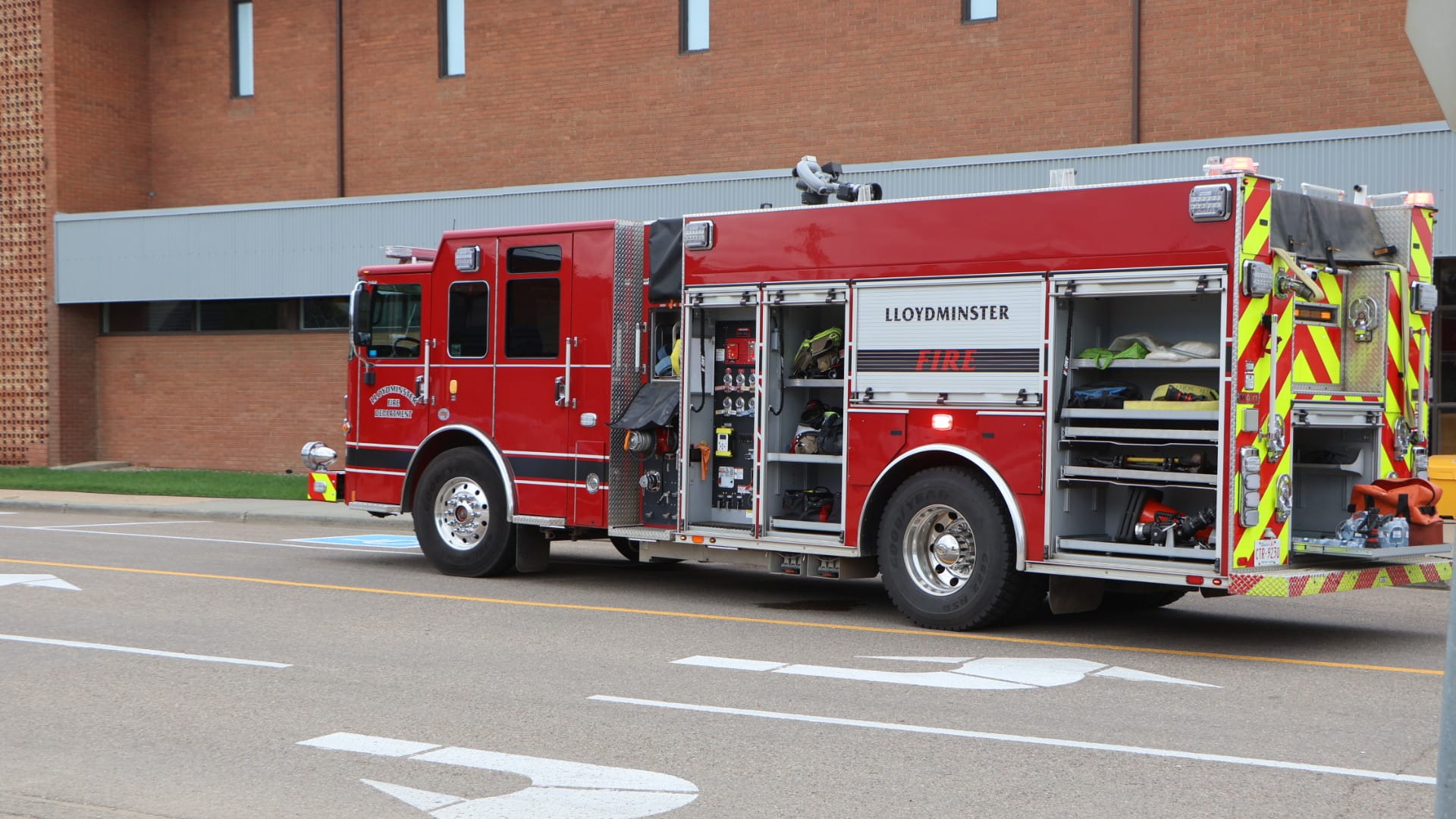 MeridianSource's tweet card. The Lloydminster Fire Department responded to Grace United Church on Thursday afternoon (July 3). Heavy smoke was visible.