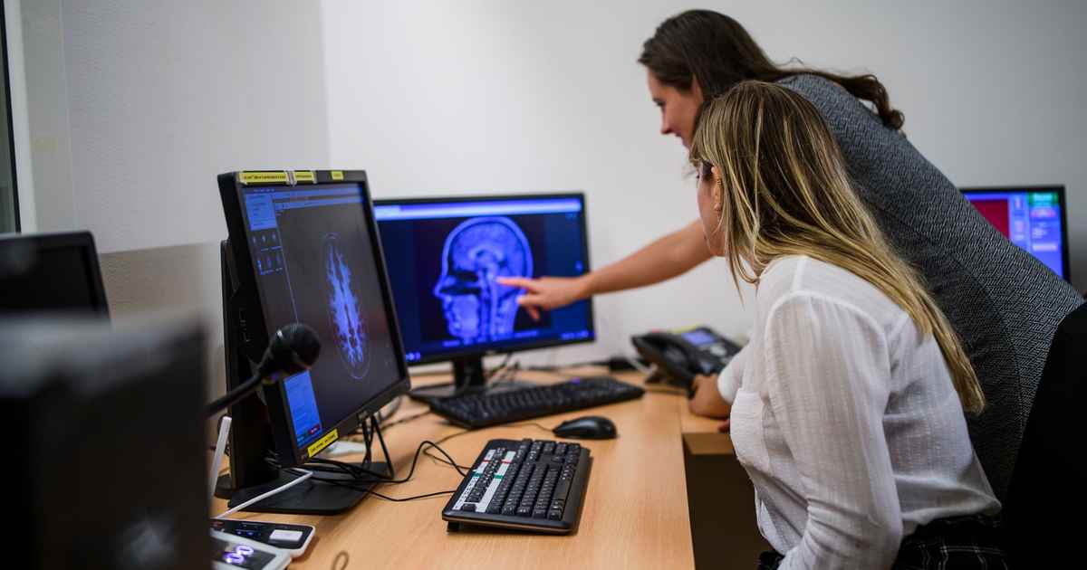 MBCS_UvA's tweet card. The Research Master's programme in Brain and Cognitive Sciences offers an interdisciplinary study of cognition, from the molecule to the mind.