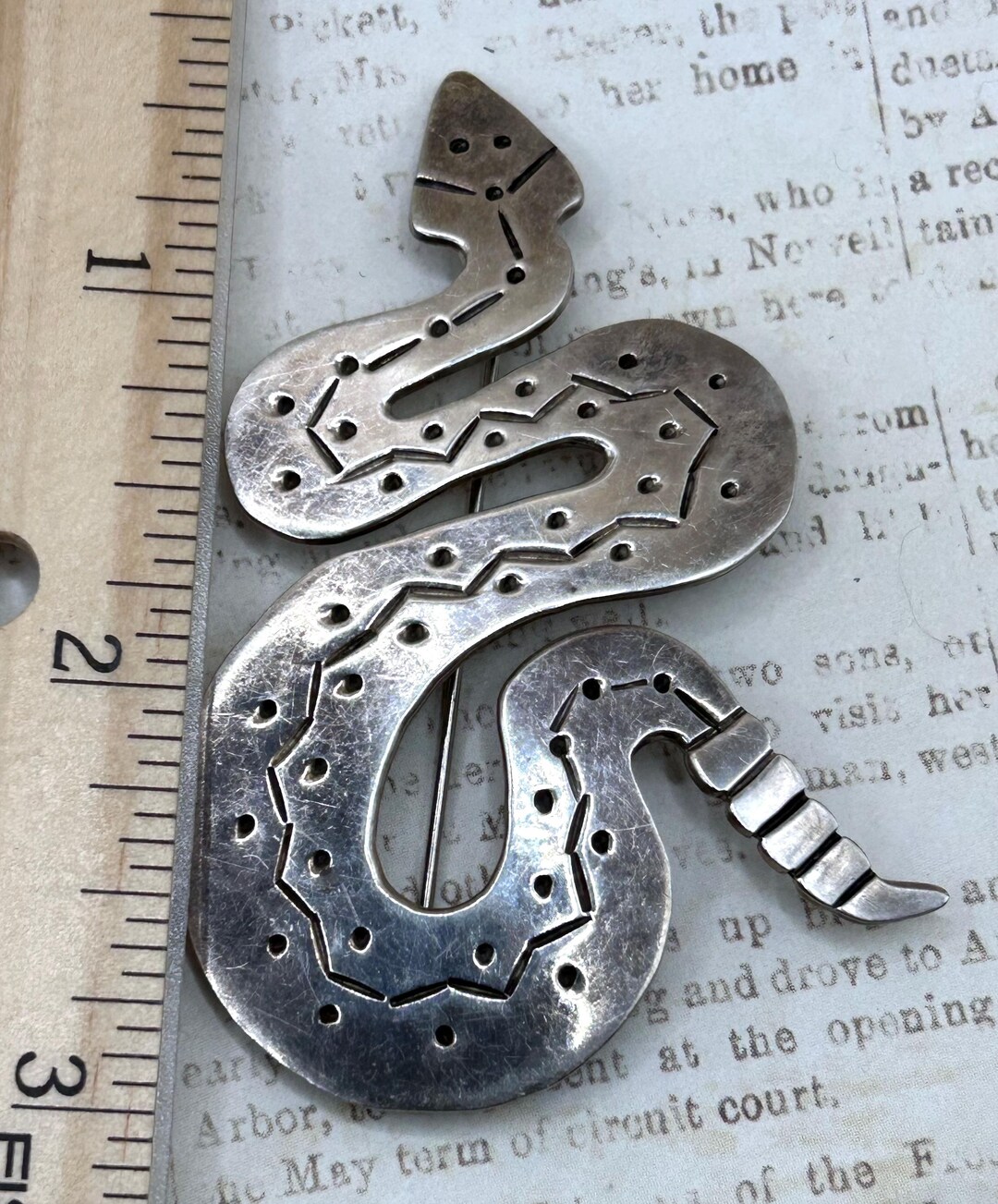 WriterMich9's tweet card. This Brooches item is sold by BunnyRoseVintage. Ships from Clinton Township, MI. Listed on Jul 25, 2025