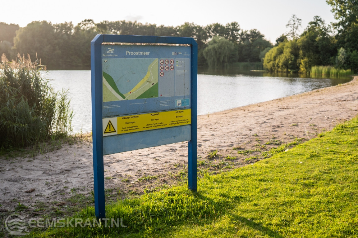Eemskrant's tweet card. Wagenborgen – Waterschap Hunze en Aa’s heeft blauwalg geconstateerd in het Proostmeer in Wagenborgen. Naar aanleiding hiervan is een waarschuwingsbord geplaatst bij de zwemplas. Zwemmen in het water...