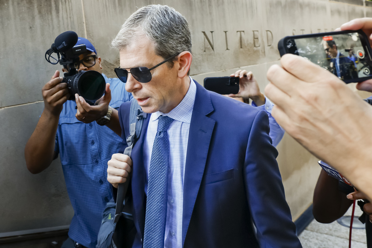 DickScruggs's tweet card. The House Oversight Committee has been preparing to send attorneys to the prison where the Epstein associate is incarcerated in order to take testimony.