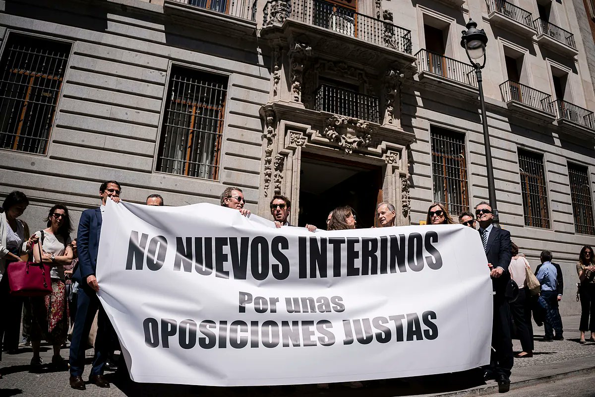 ucesha's tweet card. La aprobación el pasado martes 20 de mayo en el Senado de una moción parlamentaria del Partido Popular que propone la la reclasificación de los cuerpos de ingenieros técnicos y...