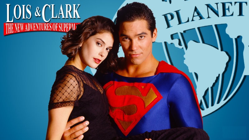 MundoSuperman's tweet card. En el capítulo 4x06 de Lois & Clark, el fiscal tiene un caso sólido contra un presunto asesino: el crimen filmado y una ciudad llena de testigos. La acusada: Lois Lane.