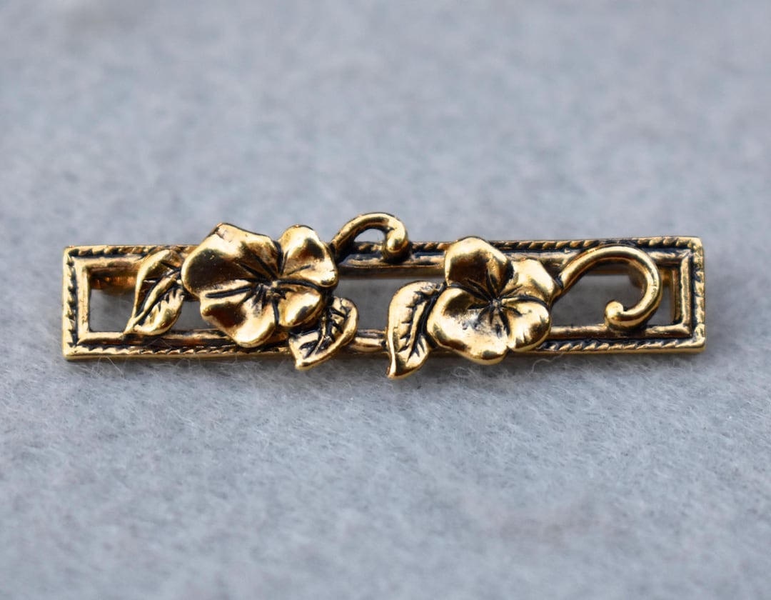 serendipitytrea's tweet card. This Brooches item by HighClassHighway has 7 favorites from Etsy shoppers. Ships from Palm Springs, CA. Listed on Apr 22, 2025