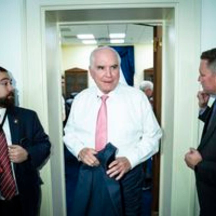 spunkygaga's tweet card. A report issued Friday followed a lengthy investigation into whether an investment by the congressman’s wife in a steel company was based on confidential information he learned.
