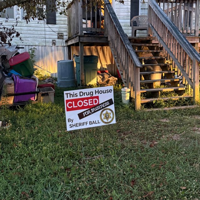 kolr10kozl's tweet card. The Pulaski County Sheriff’s Office arrested four individuals and confiscated a large amount of methamphetamine and Gray Death while searching a suspected drug house in St. Robert.