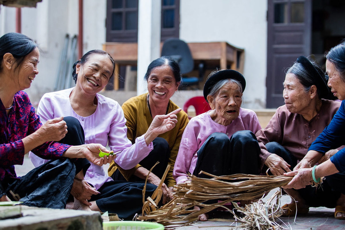 Safeguarding_ie's tweet card. World Elder Abuse Awareness Day is aimed to encourage world to pay greater attention to the well-being and adequate health care of older persons, as well as any cases of neglect, abuse and violence...