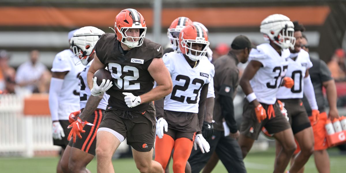 DawgsByNature's tweet card. Fans are back in Berea to see the quarterback competition for their own eyes.