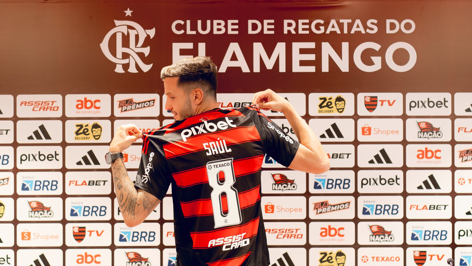 s1_live's tweet card. Recém-chegado ao Flamengo, o meio-campista espanhol Saúl terá, pela primeira vez na carreira, a oportunidade de disputar...