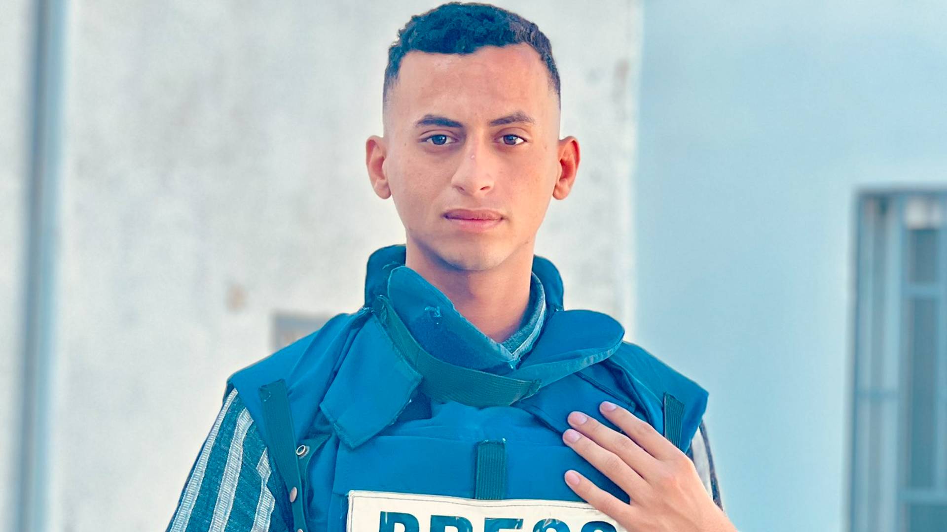 laura8blum's tweet card. My name is Wissam Shabbat, I am 21 years old, and I live in northern Gaza — a place devastated by the Israeli occupation through months of relentless bombardment, forced displacement, and unimagina...