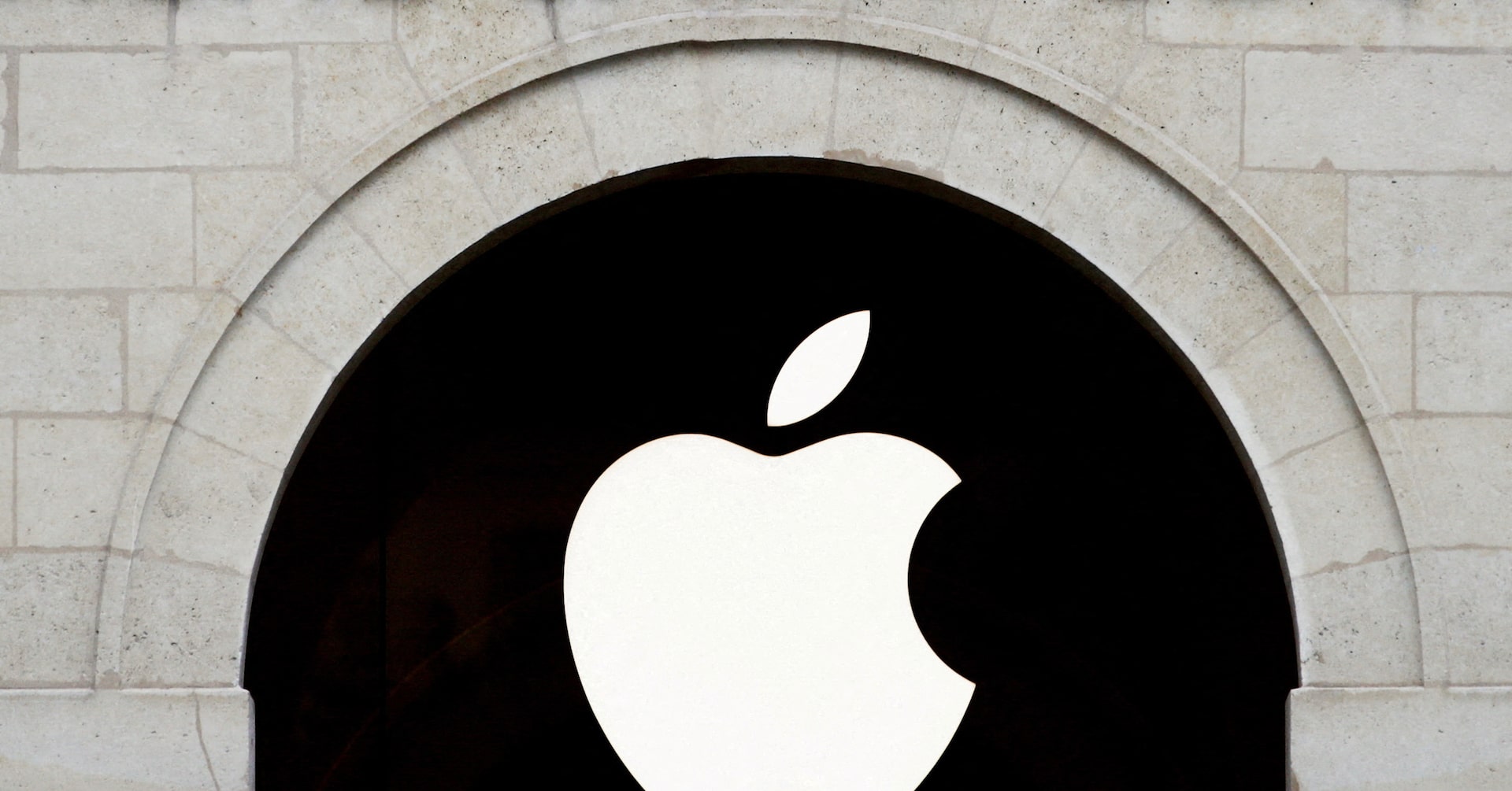 itamarl's tweet card. Apple has submitted a bid worth at least $150 million a year for the U.S. rights to stream Formula 1 races starting in 2026, Business Insider reported on Friday, citing a source familiar with the...
