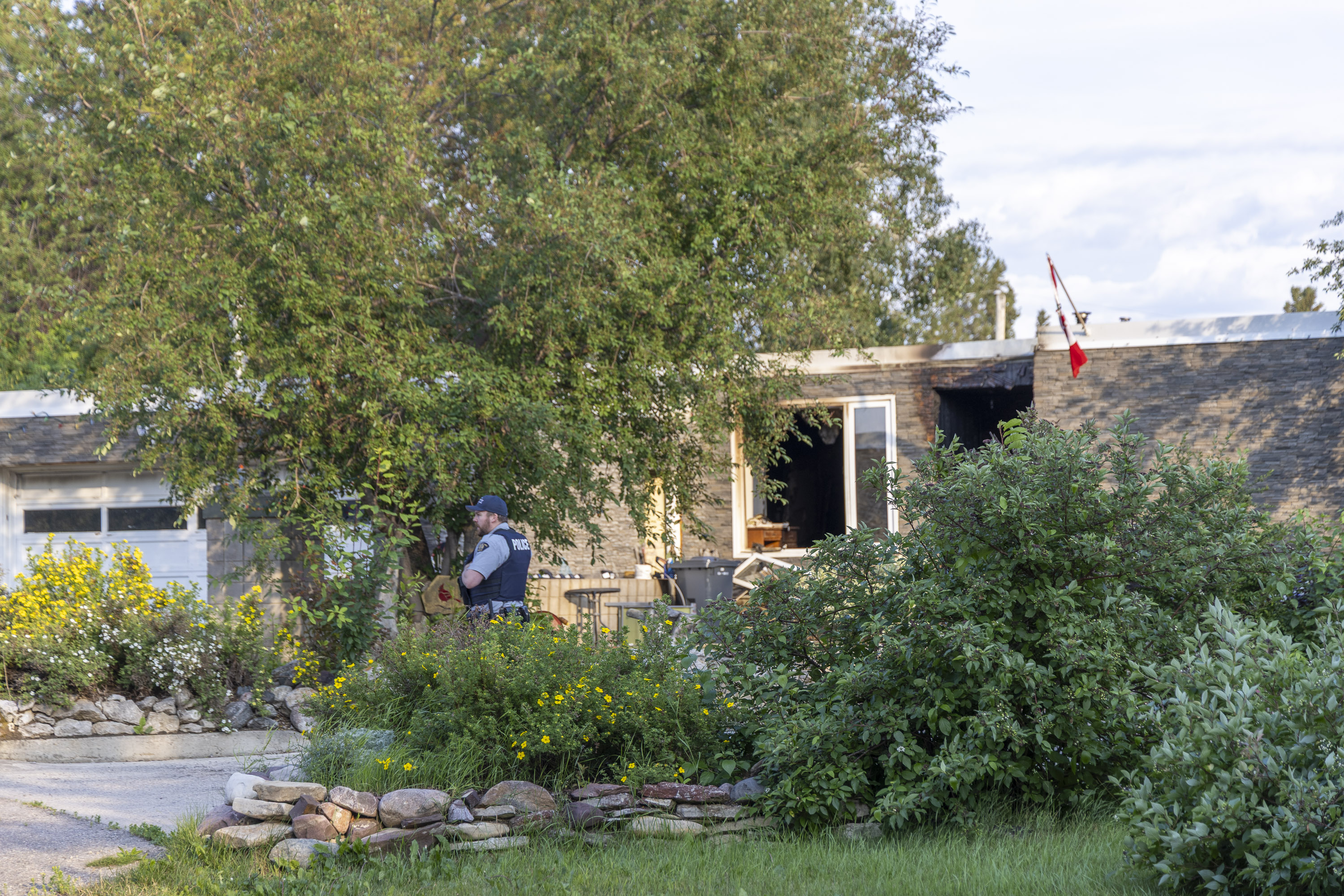 CabinRadio's tweet card. RCMP in Hay River have opened an investigation into a Thursday house fire on Camsell Crescent that police say "is considered suspicious."