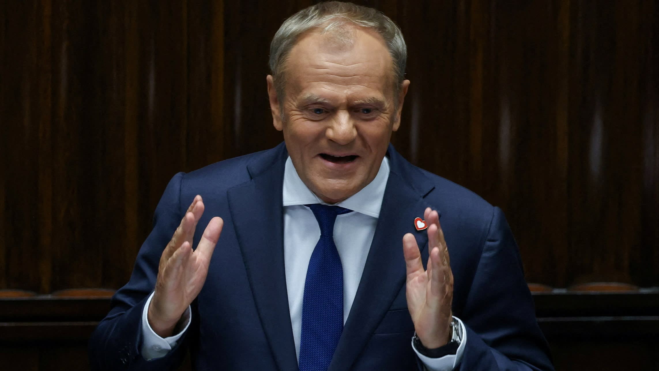 RaphaelMinder's tweet card. Rightwing Law and Justice opponent who won presidency is expected to block Tusk’s pro-EU reform agenda. 